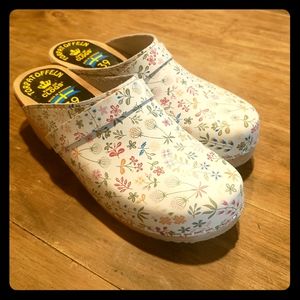 Torpatoffeln clogs, size 39